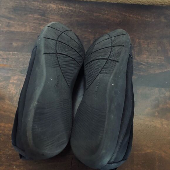Clarks Cloudsteppers Black Lightweight Slip On Shoes 8 - Picture 4 of 7